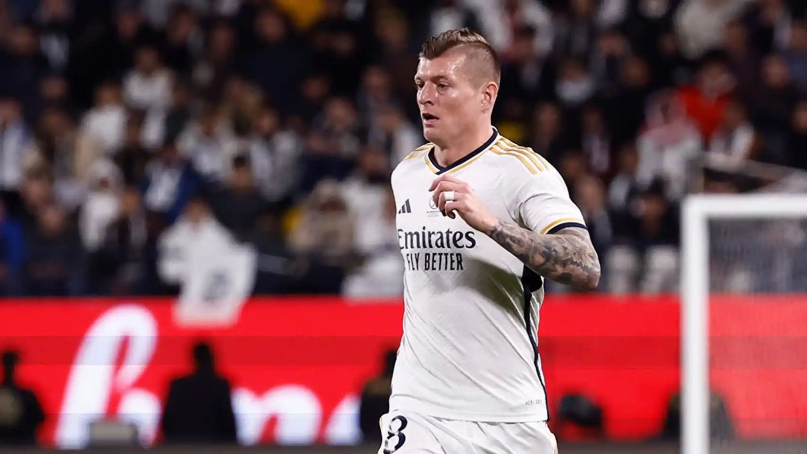 Toni Kroos - Hành Trình Huyền Thoại Trên Sân Cỏ